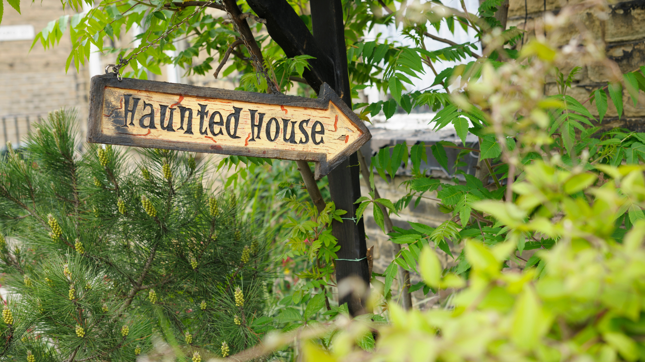 haunted house sign