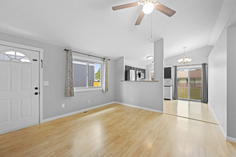 Inside picture of 709 Lois Lane, Sultan